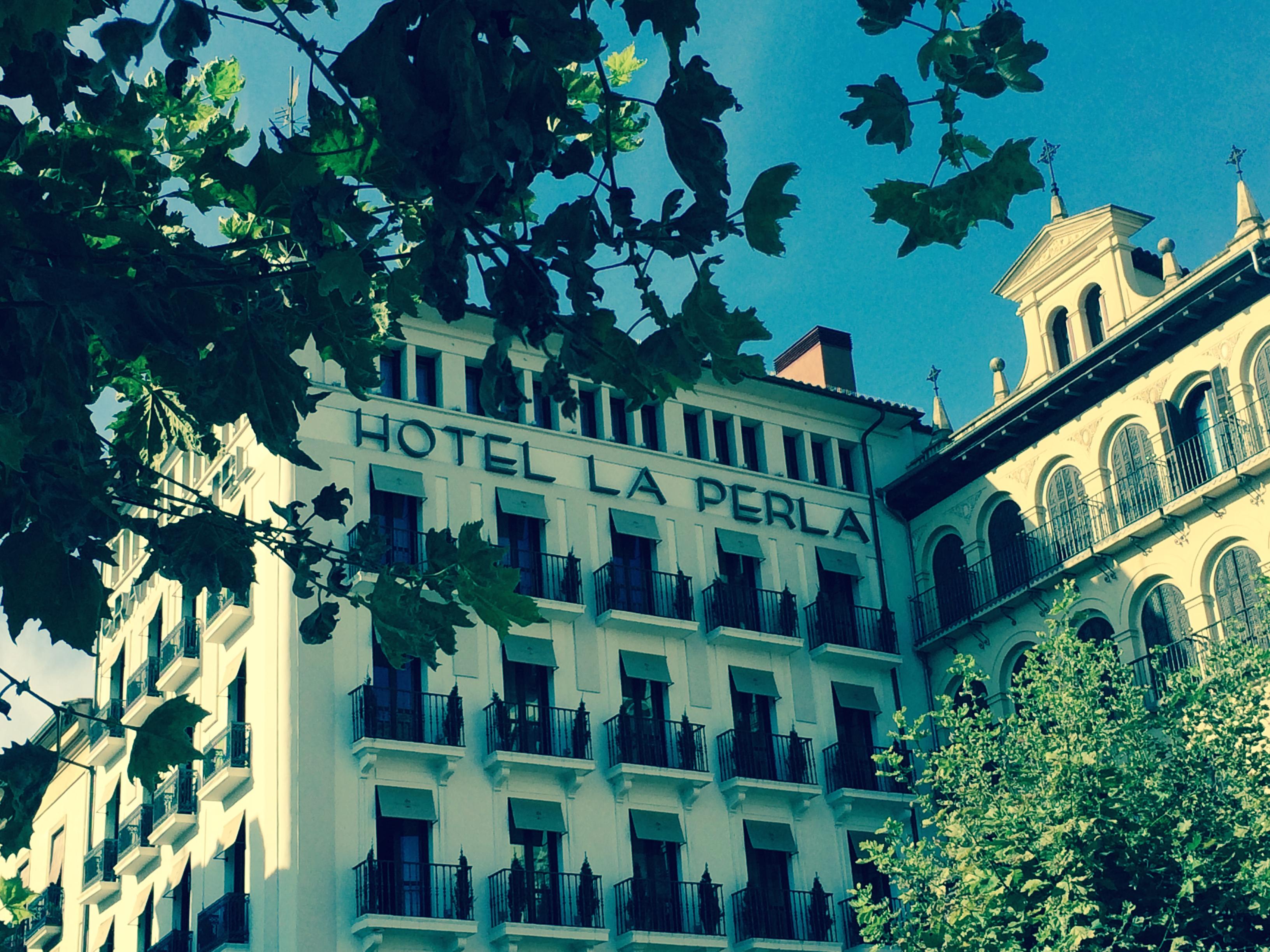 グラン ホテル ラ ペルラ パンプローナ エクステリア 写真 Hôtel La Perla